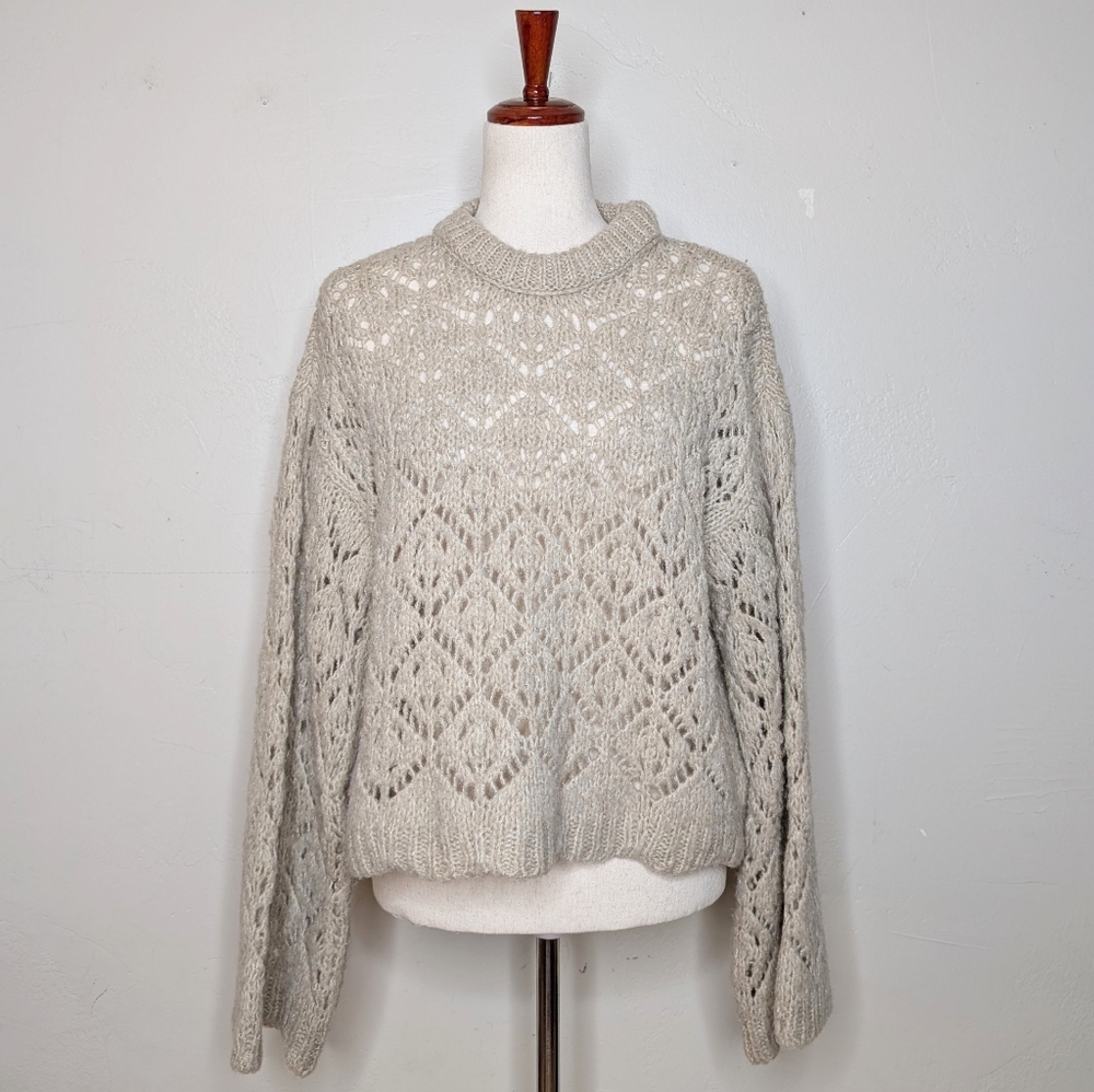 Zara Crew Neck Bell Sleeve Cropped Crocheted‎ Knit Sweater Size Medium